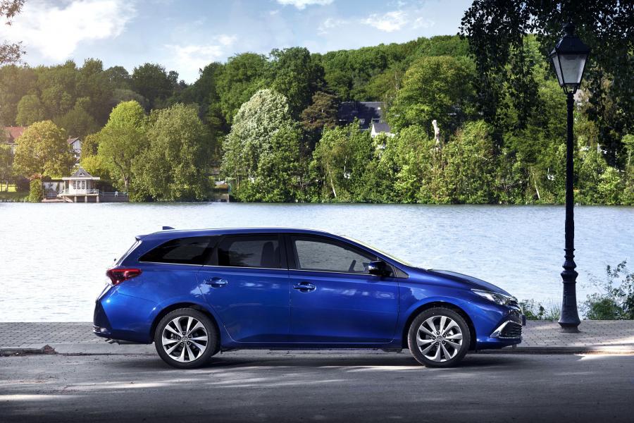  Toyota Auris Tourer Sports 2015 года  (фото 26 из 30)